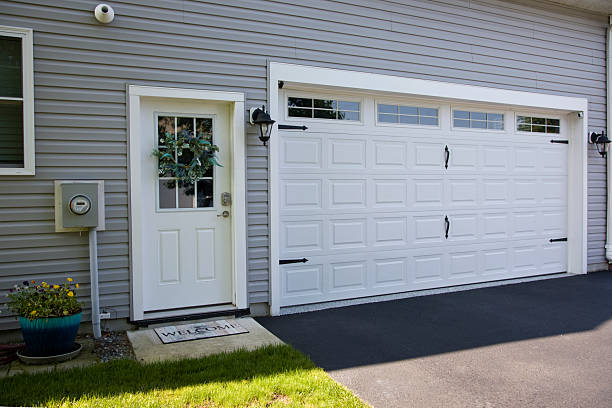24/7 Emergency Garage Door Panel Replacement experts in Mount Pleasant, WI
